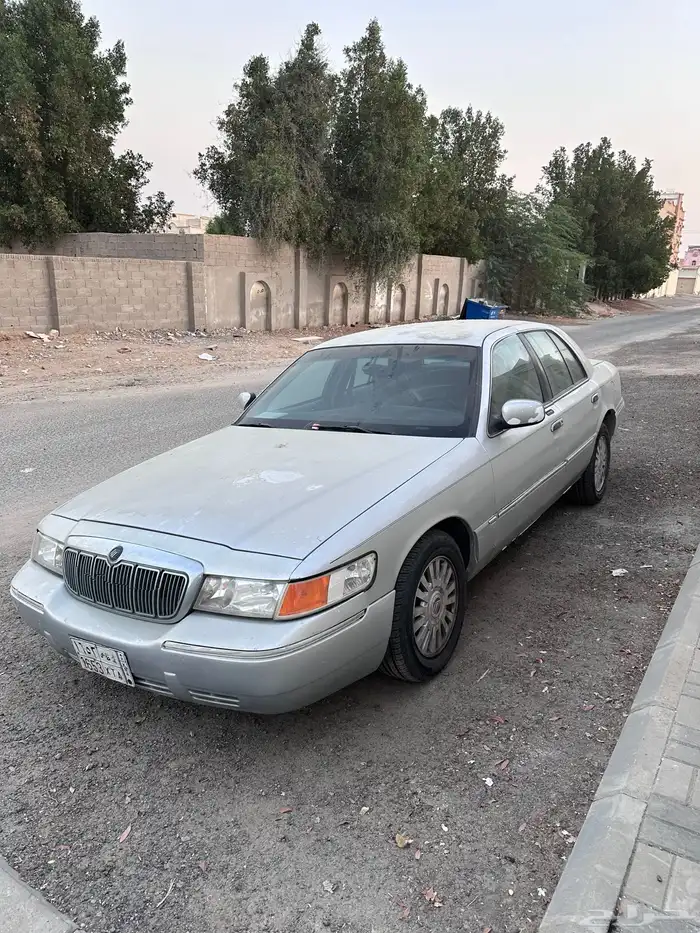 فورد قراند ماركيز موديل 2000 على السوم 0