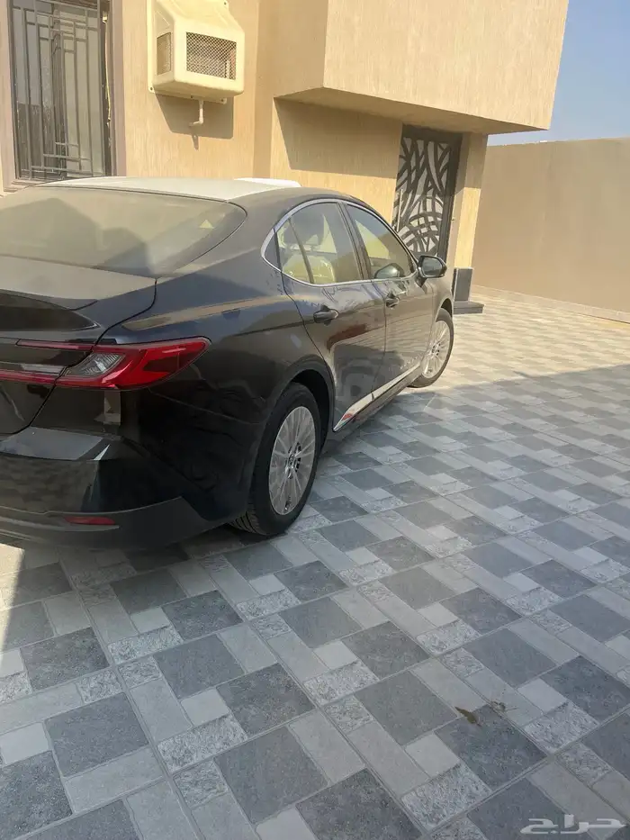 كامري 25   اللون أسود 1