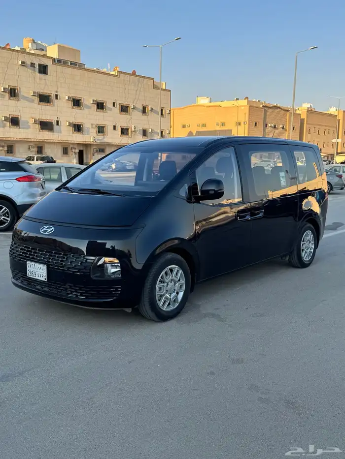 للبيع ستاريا 2023 بنزين ( مخزن ) 2