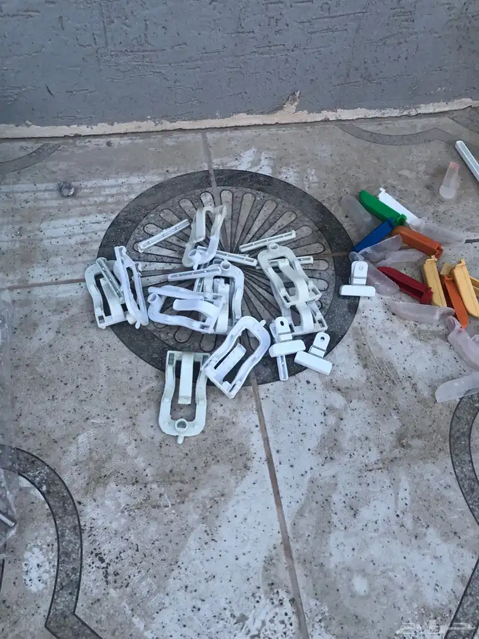 مجموعة من مستلزمات الطيور 2