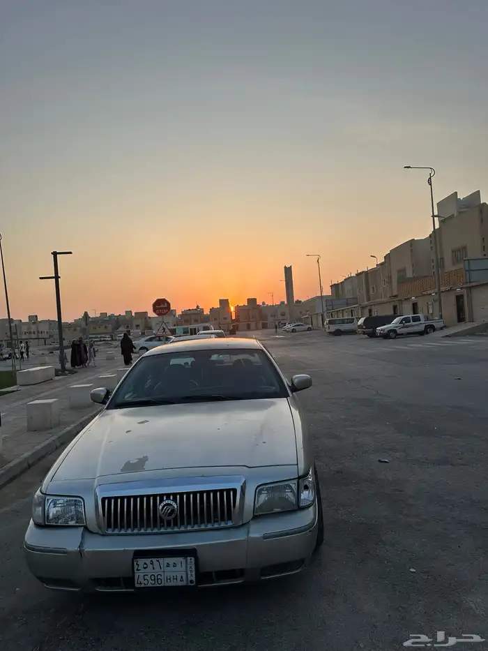 سياره فورد ماركيز 4