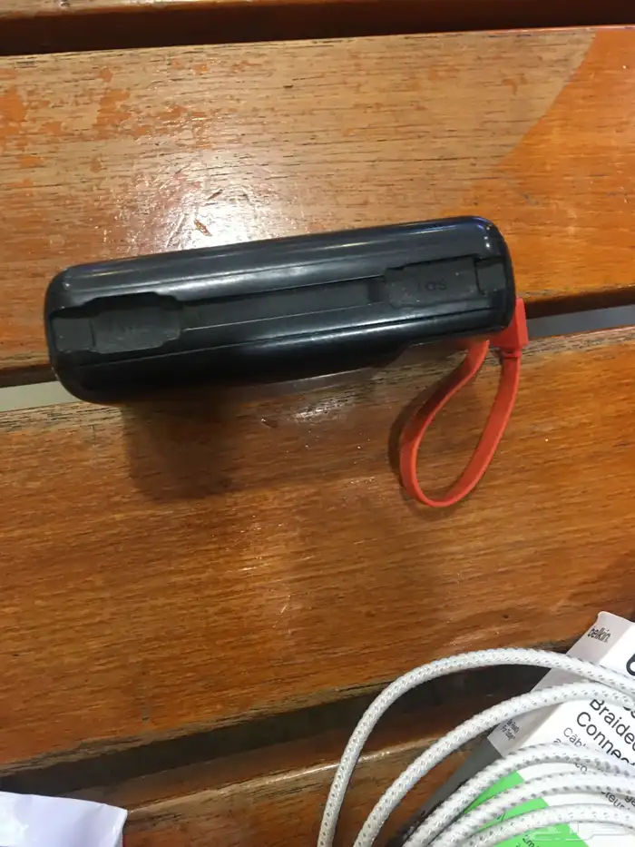 باور ان بنك الطاقة مع كيبل 20 ملي أمبير 3