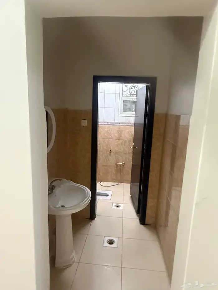 دور أرضى للإيجار بحى الخليج شارع ابن الهيثم 9