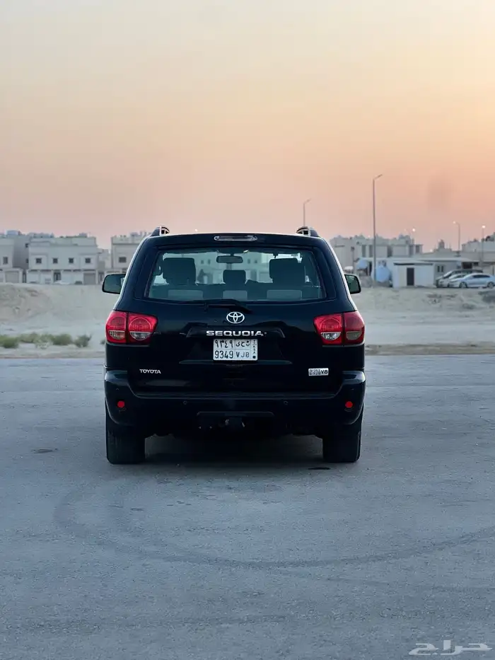 تويوتا سيكويا 10