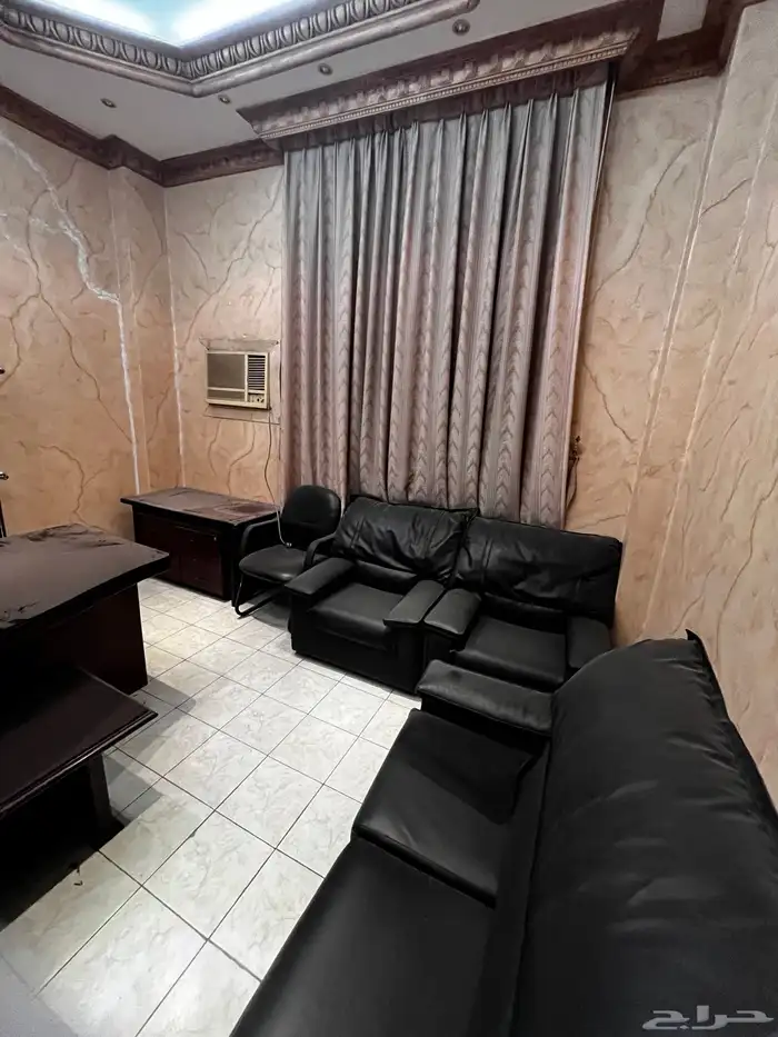 للبيع مكتب متكامل مع الأثاث (حالة ممتازة) 2