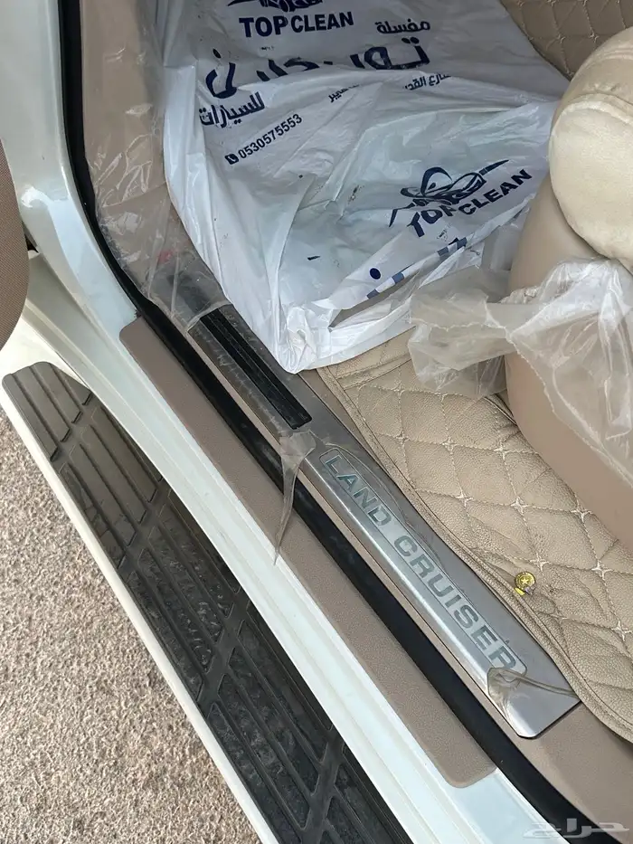 لاند كروزر عبد اللطيف جميل 60 عام 2015 (مخزن وكاله ) 47