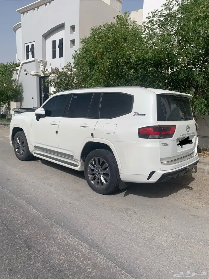 لاندكروزر 2022 5