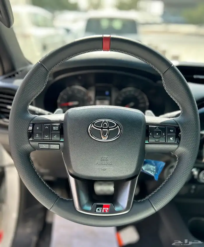 تويوتا   هايلوكس GR-S بنزين2025. 6سلندر 183900شامل الضريبة 10