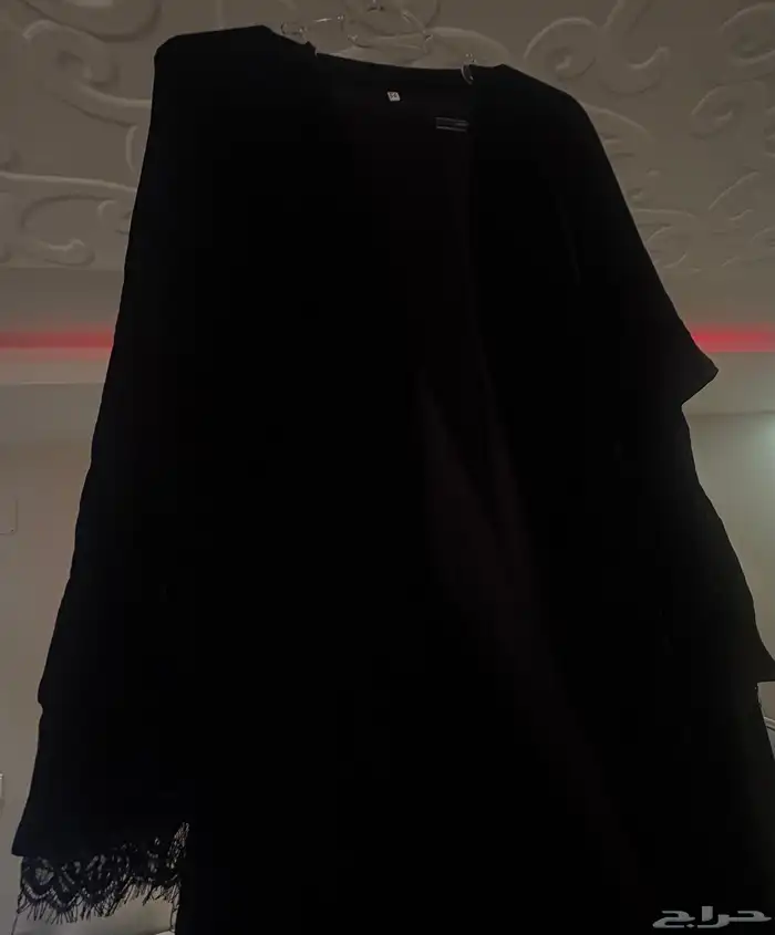عبايه مخمل أكمام دانتيل كشخه 2