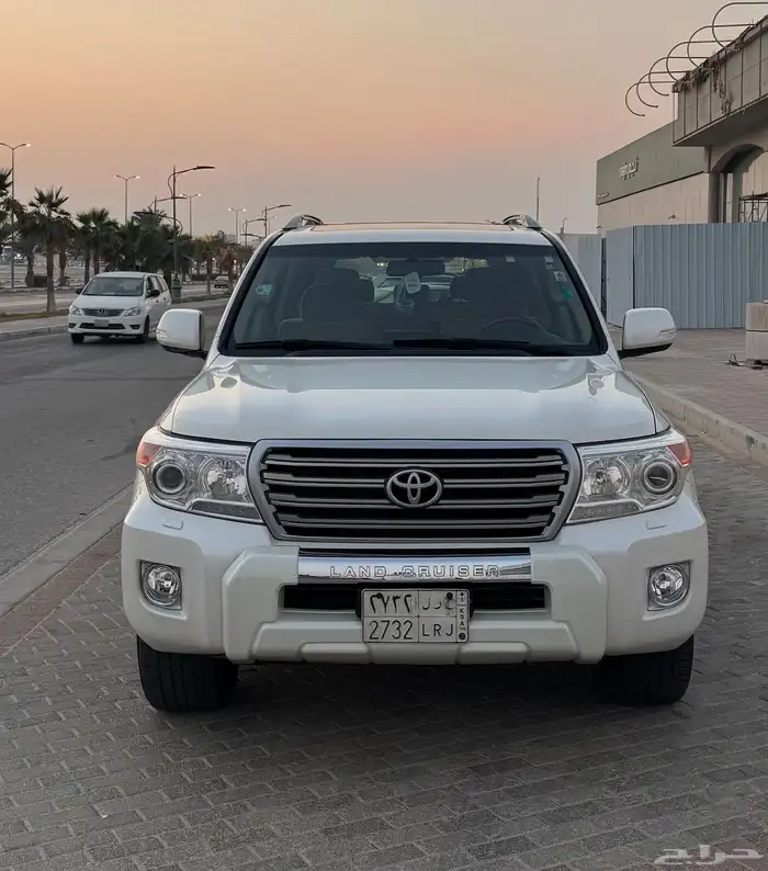 تويوتا لاندكروزر جي اكس ار 2015 فل كامل 0