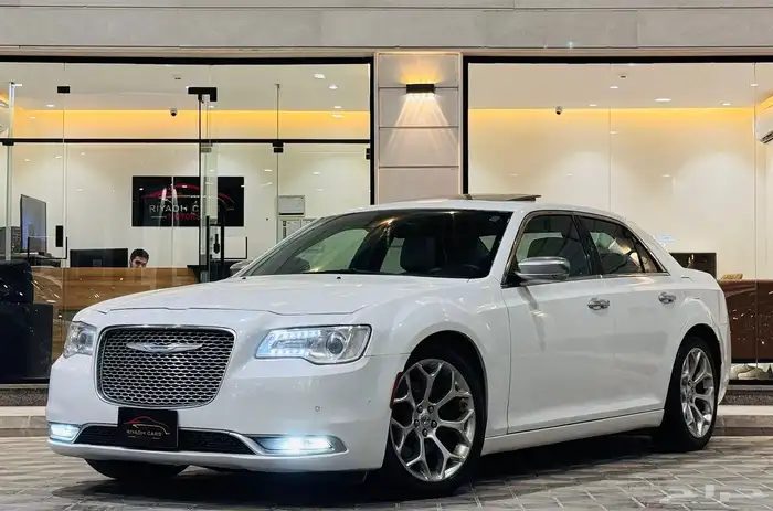 كرايزلر 2016 V8 اكزكتيف ( عرض خاص ) 1