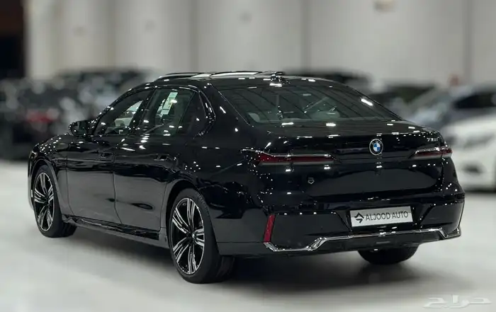 BMW 735i 2026 ضمان وصيانة M kit 3