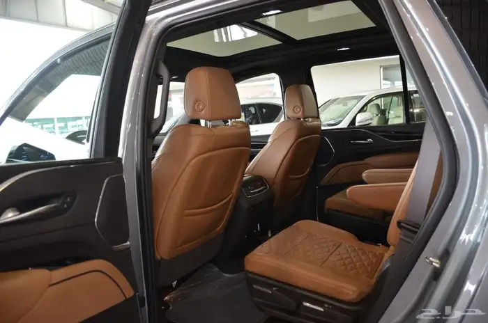 كاديلاك اسكاليد سبورت بلاتنيوم الجميح 2023 6