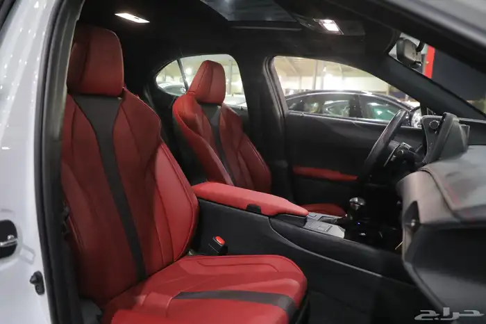 لكزس UX F سبورت 2023 شبه الجديد 9