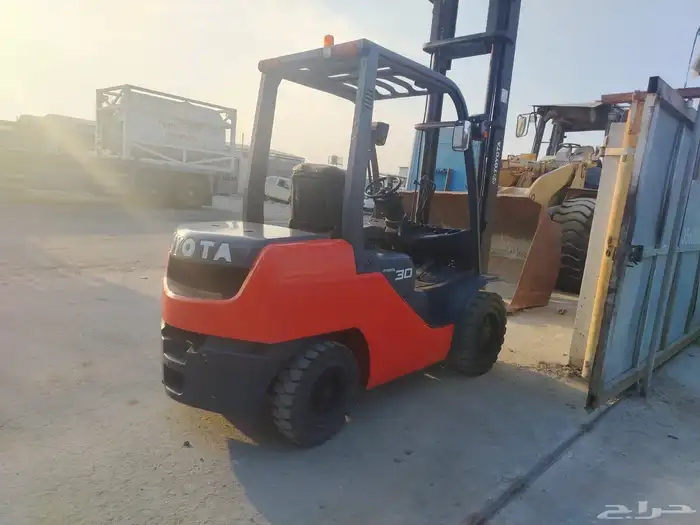 للبيع فور كلفت تويوتا 3 طن 0