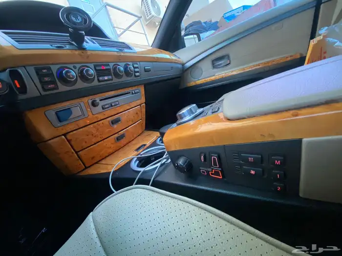 للبيع مستخدمه BMW 2006 730li 4