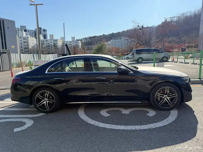 مرسيدس E300 AMG 2026 أصفار 8