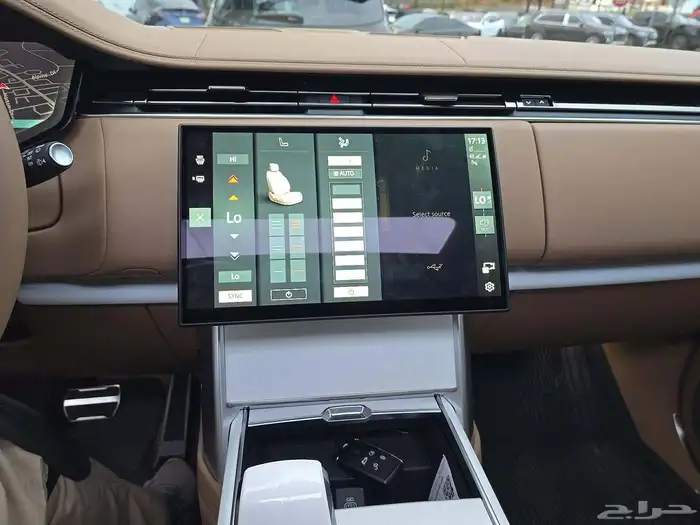 2025 Land Rover Range Rover SV LWB 2