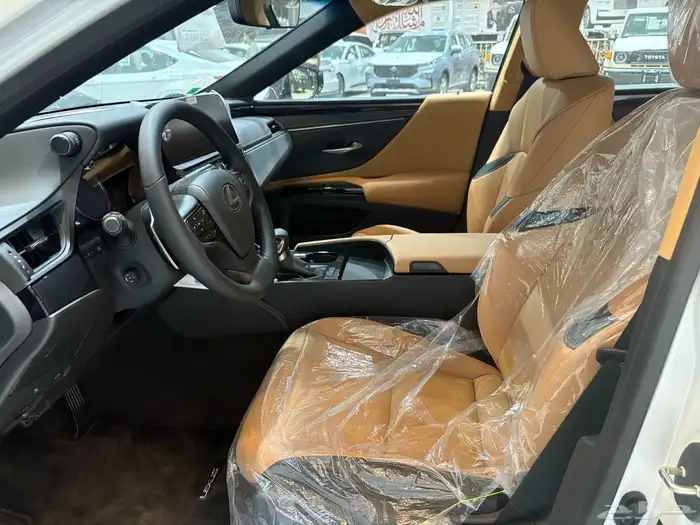 لكزس ES350فئةCA الساير 2025(197900) بضريبة عروض نهاية العام 3