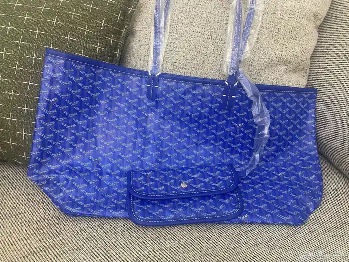 عرض الجملة الأقوى   شنط فاخرة بسعر 150 ريال فقط 38