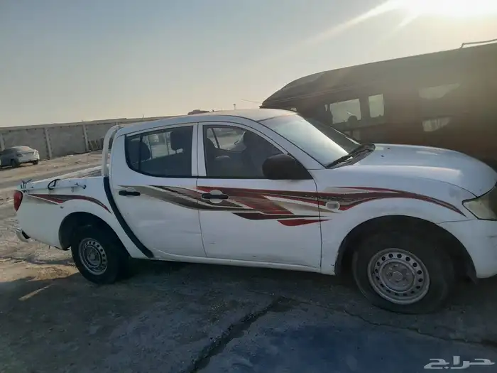 للبيع سيارة متسوبيشي L200 2015 0