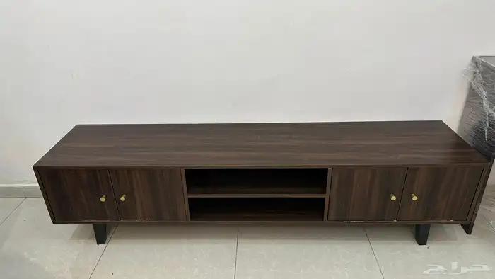 طاولة تلفزيون ومكتبه نظيفه جدا 0