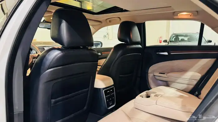 كرايزلر 2016 V8 اكزكتيف ( عرض خاص ) 9