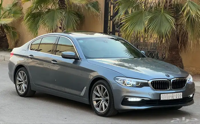 بي ام دبليو 2018 520i (بحالة ممتازة) 2