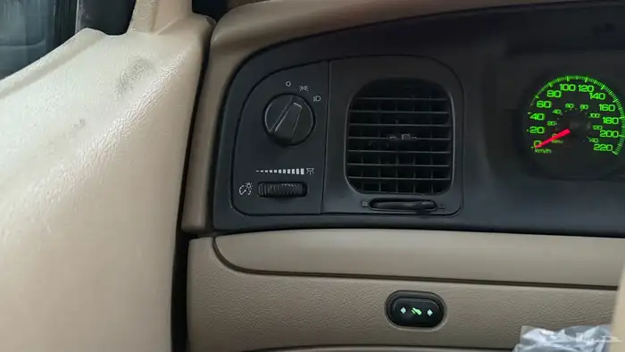 فور كراون فكتوريا 2011 بوليسي 22