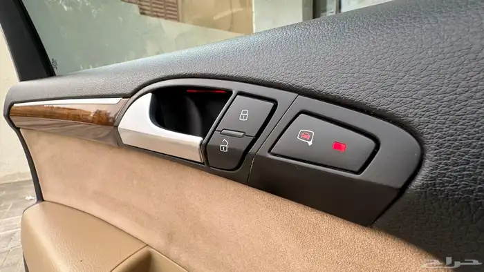 جيب اودي Q7 موديل 2014 فل كامل 24