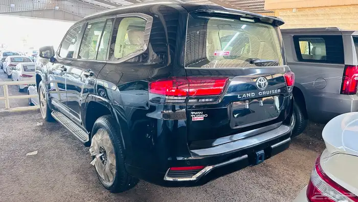 تويوتا لاندكروزر VX للبيع كاش وأقساط 2024 2