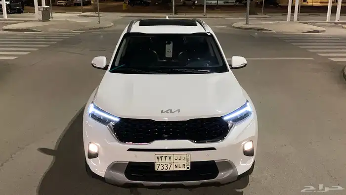 كيا سونيت 2023 نظيفه جدا 2