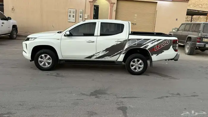 موستبيشي L200 0