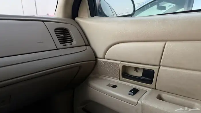 فور كراون فكتوريا 2011 بوليسي 26