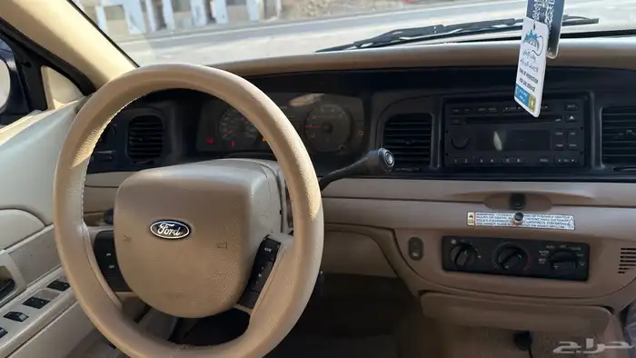 فورد فكتوريا بوليسي 2012 نظيف جدا 5