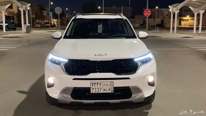 كيا سونيت 2023 نظيفه جدا 3
