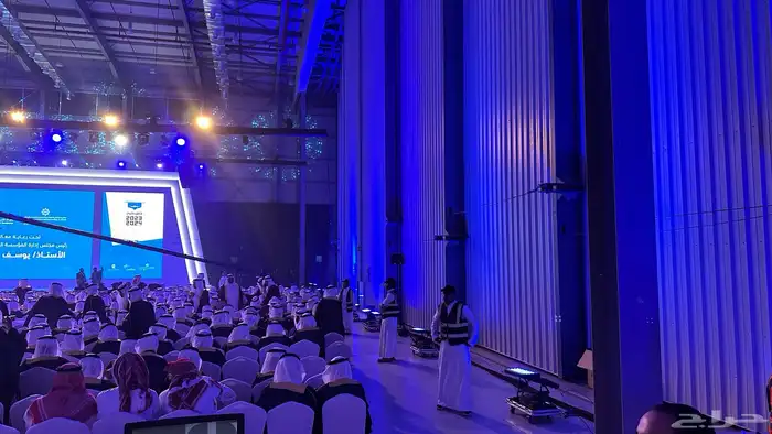 افتتاح محلات ويتوفر اضاءات و شاشات تفاعليه 27