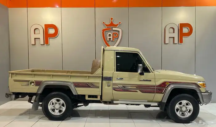 تويوتا شاص 2013 بحالة نظيفة 3