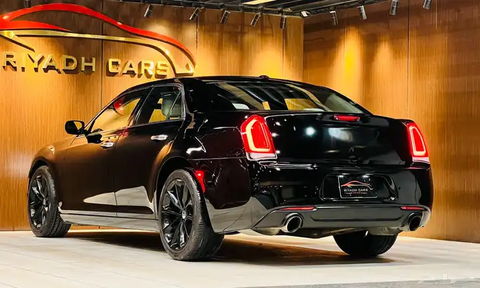 كرايزلر 2019 C300 سعودي V8 (( عرض خاص )) 3