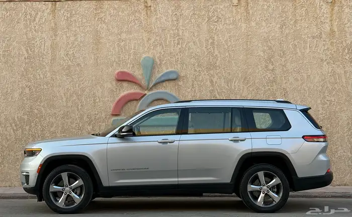 جيب شيروكي موديل 2022 ليمتد 4