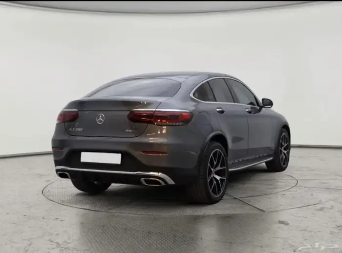 مرسيدس GLC 200 كوبية بحالة الوكالة 2