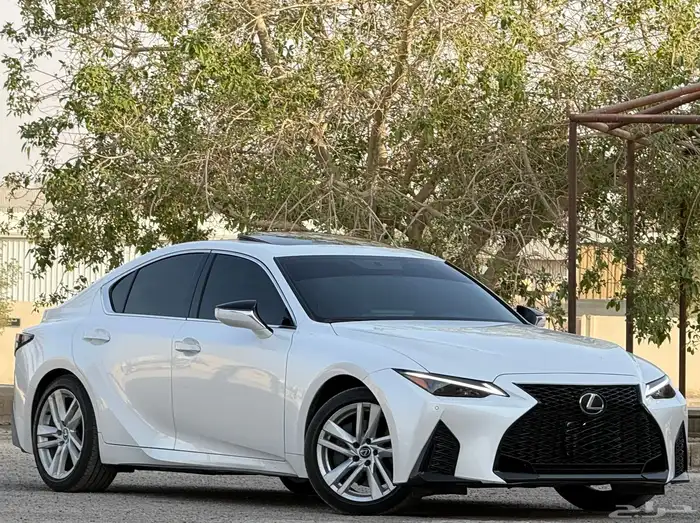 لكزس is300 2023 ممشى (39) الف 2