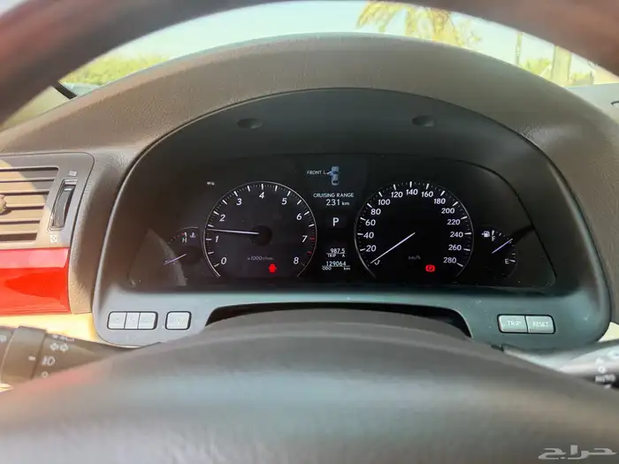 لكزس LS460L موديل 2011 ممشى قليل 11