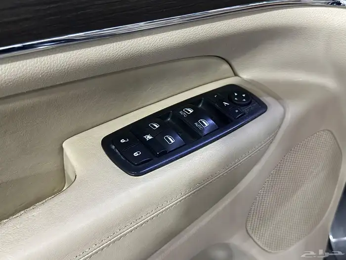 جراند شيروكي اوفرلاند 2015 (( بحالة ممتازة )) 9