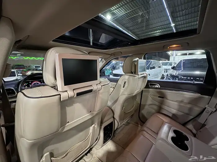 جراند شيروكي اوفرلاند 2015 (( بحالة ممتازة )) 27