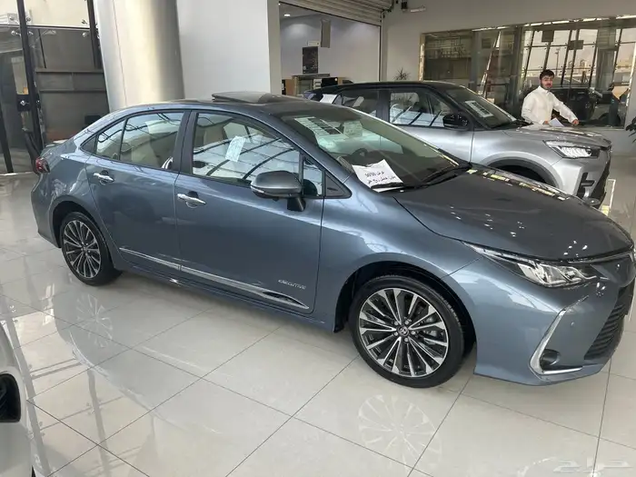 تويوتا كورولا XLI مطور فتحة سقف - وارد عبداللطيف جميل 2025 2