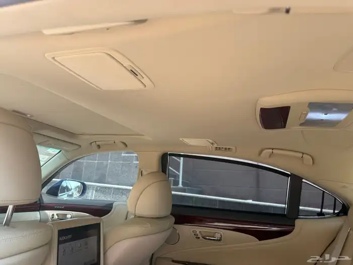 لكزس LS460L موديل 2011 ممشى قليل 5