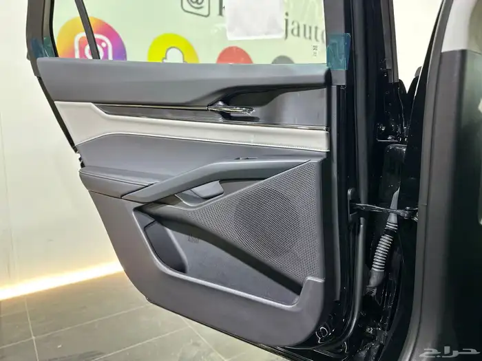 فورد تورس تيتانيوم م2026 13