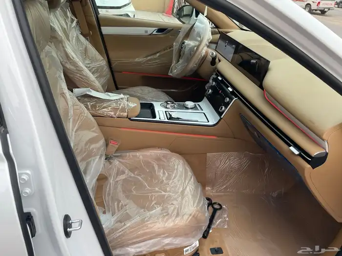 جينسس G80 برستيك 2026 متوفر لون ابيض واسود 12