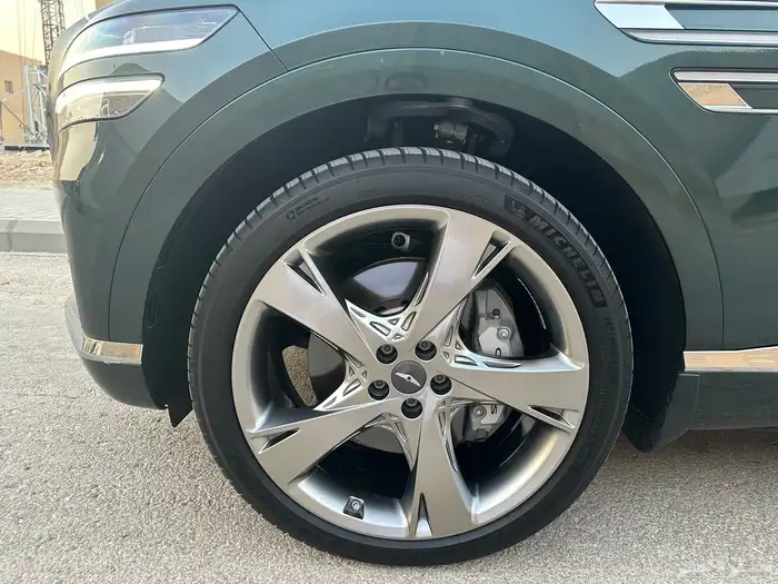 للبيع جينيسس GV80 شبه اصفار مخزن بحالة الوكالة 25